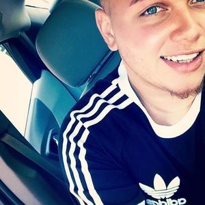 Meet your Posher, Aaron